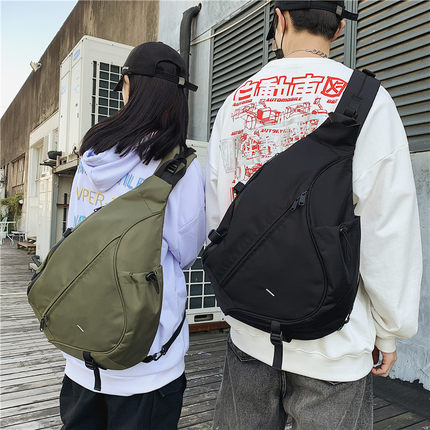 斜挎包男潮牌大容量日系个性街头运动胸包学生单肩背包嘻哈工装包