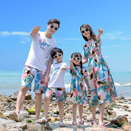 海南出游亲子装三口海边母女连衣裙母子父子沙滩套装三亚泰国度假