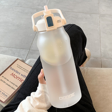 夏季水杯大容量2000ml刻度塑料杯子带吸管耐高温运动水壶户外便携