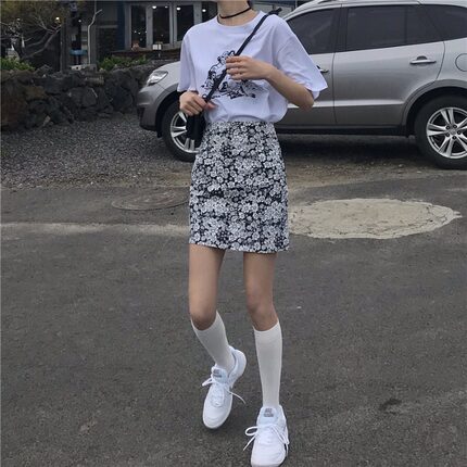 樱花麻豆日系chic卡通宽松短袖T恤+泫雅风少女花朵包臀半身裙套装