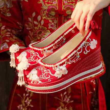 红色汉服鞋子女增高中式秀禾婚鞋坡跟古风绣花鞋配马面裙鞋古装布