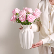 美式复古奶油白陶瓷花瓶客厅茶几插花高级感水养鲜花干花创意摆件