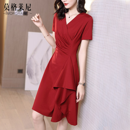 红色连衣裙高级感2024新款女夏季v领显瘦气质高端轻奢礼服裙宴会