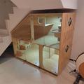 猫别墅定制斜面异形猫柜实木楼梯下猫笼玻璃家用大空间猫窝展示柜