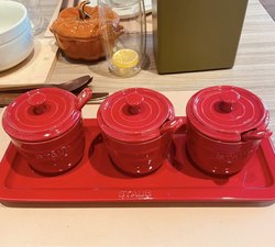 法国Staub珐琅陶瓷 糖罐盐罐调料罐调味瓶调料勺樱桃红长碟心形盅