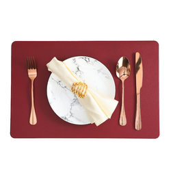 红色餐垫防水防油餐桌隔热垫现代简约pvc可水洗高级感皮革杯垫