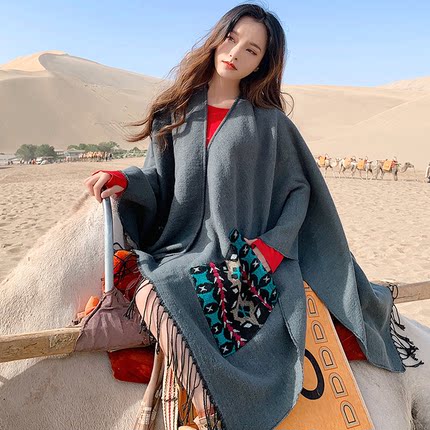 民族风围巾女冬季外搭开叉披肩沙漠新疆西藏旅游加厚口袋斗篷百搭