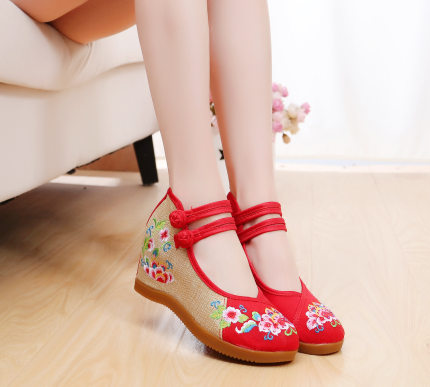 老北京布鞋女坡跟内增高舞蹈鞋中国风红色婚鞋高跟鞋配旗袍的鞋子