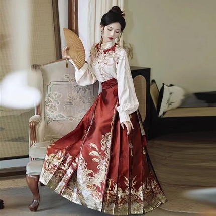 新娘新中式国风汉服红色马面裙女2024新款套装订婚礼服上衣云肩
