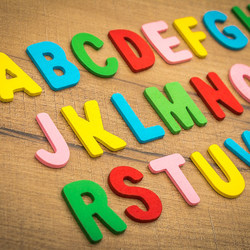 26个字母墙贴幼儿园宝宝早教立体装饰数字全套泡沫毛毡英文字母贴