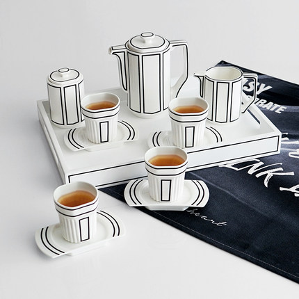 北欧式下午茶茶具套装家用高档陶瓷创意英式骨瓷咖啡具杯壶带托盘