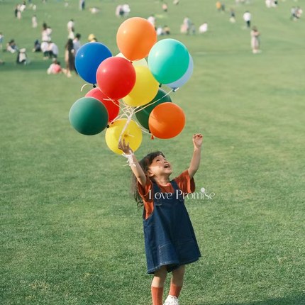 10寸加厚乳胶气球儿童生日派对装饰场景布置户外拍照彩虹色小红书