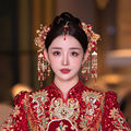 中式新娘头饰+秀禾服