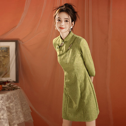 绿色旗袍少女改良年轻款连衣裙新款2024长袖新中式国潮小个子夏季