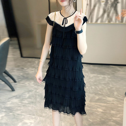黑色蕾丝蛋糕连衣裙女拼接设计感大码时髦裙子2024年夏季新款欧货