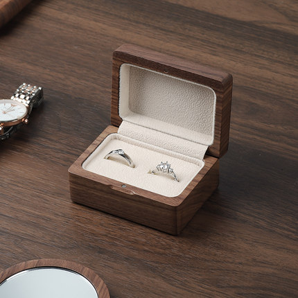 实木戒指盒子高档定制求婚钻戒盒婚礼仪式对戒单戒复古便携收纳盒