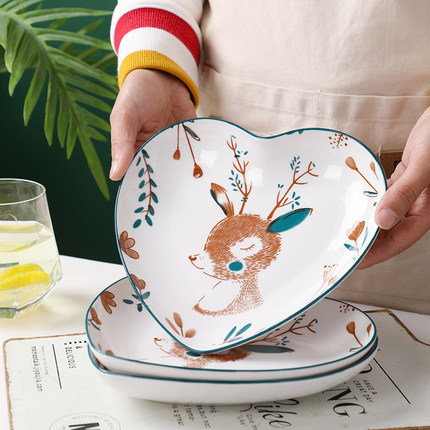 小鹿爱心创意盘子陶瓷心形碗家用桃心碟可爱心型菜盘北欧ins网红
