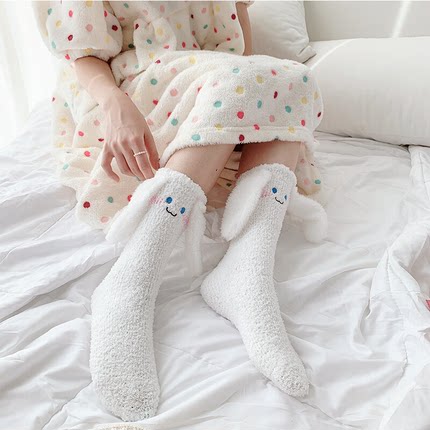 珊瑚绒袜子女秋冬季可爱兔子居家睡觉袜加厚保暖月子毛绒地毯袜