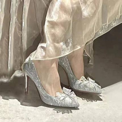 法式水晶鞋2022春秋新款银色婚鞋水钻蝴蝶结尖头高跟鞋女细跟单鞋