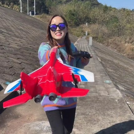 遥控飞机固定翼滑翔机带摄像头防摔航模无人机初学者战斗机玩具