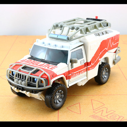 变形玩具金刚正版2011电影版围城系列救护车航行家级v模型3汽车人