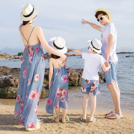 2024新款亲子装夏装一家三口四口家庭装海边度假母女连衣裙
