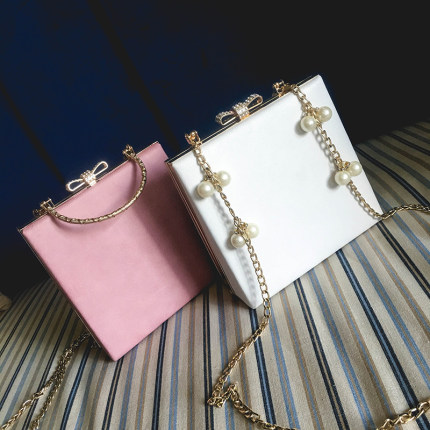 2019新款珍珠链条小方包女盒子包纯色复古锁扣水钻包小箱子单肩包