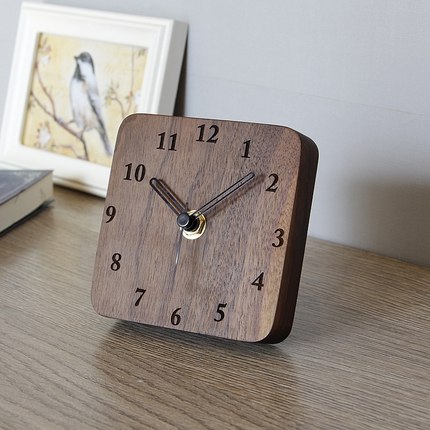 北欧台式钟表实木座钟客厅简约桌面摆件静音现代创意台钟