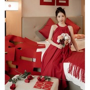 红色敬酒服2023新款新娘晨袍女高级感订婚礼服挂脖孕妇连衣裙夏季