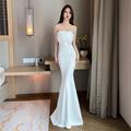 白色礼服裙