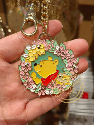 上海迪士尼国内代购唯尼小熊系列新款钥匙扣金属挂件小礼品纪念品