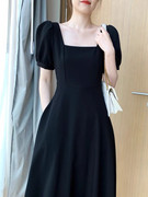 黑色连衣裙女夏2024新款法式复古方领收腰显瘦气质泡泡袖长款裙子