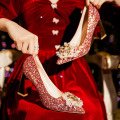 亮片新娘结婚鞋2023年新款水钻红色秀禾服孕妇中式粗跟礼服高跟鞋