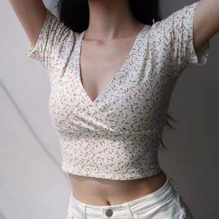 碎花短款露脐性感上衣女2022夏季修身显瘦v领短袖韩版潮流小众T恤