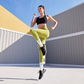 Nike耐克官方SWOOSH女子中强度支撑速干衬垫前拉链运动内衣FN2732
