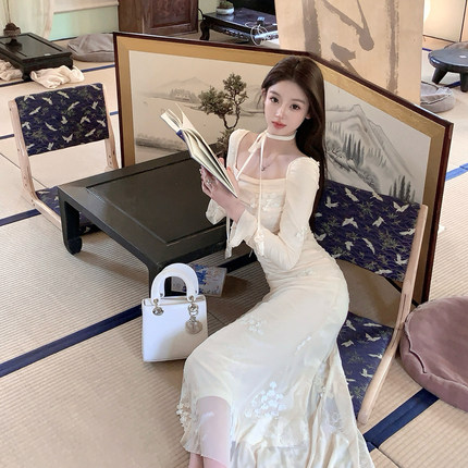 FairyJiang夏季新中式网纱蕾丝喇叭袖方领白色连衣裙长款包臀裙子