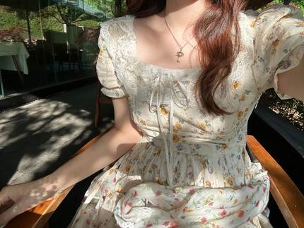 PINKMOON/花漾蜜橘 法式碎花蕾丝拼接连衣裙 夏日显瘦长裙
