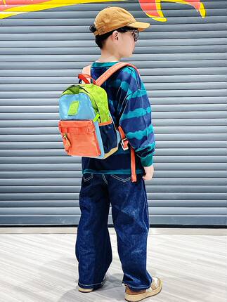 儿童背包男外出旅游一年级小学生书包轻便软布幼儿园旅行双肩包女