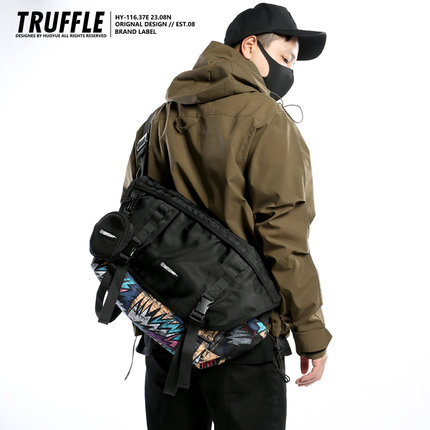 TRUFFLE涂鸦新款大容量单肩斜挎包男15.6寸电脑包学生挎包旅行包