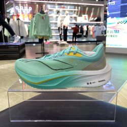 李宁跑步鞋女子2024夏季新款飞电4C回弹减震轻便竞速跑鞋ARMU006