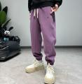 紫色运动裤男
