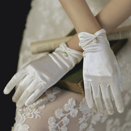 新娘手套蕾丝黑白酒红色结婚礼服秀禾服白纱婚纱缎面短款优雅复古