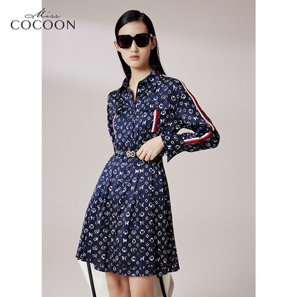 COCOON商场同款时尚裙子2023春新款女logo提花中长款百搭连衣裙