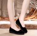 老北京布鞋女服务防滑鞋黑布鞋工作平底坡跟软底孕妇酒店跳舞女鞋