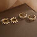 澳古 跨境时尚优雅铜镀18K金镶珍珠C形耳环女INS小众轻奢气质耳圈